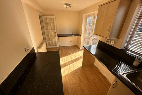 2 bedroom terraced house to rent - Cottesmore Close, Burton-On-Trent, DE15
