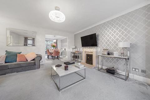2 Old Manor Way, Chislehurst, BR7 5XS
