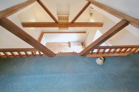Studio to rent, May Hill