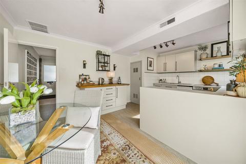 61 Ashleigh Road, Horsham, RH12 2LE
