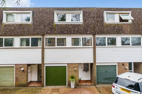 61 Ashleigh Road, Horsham, RH12 2LE