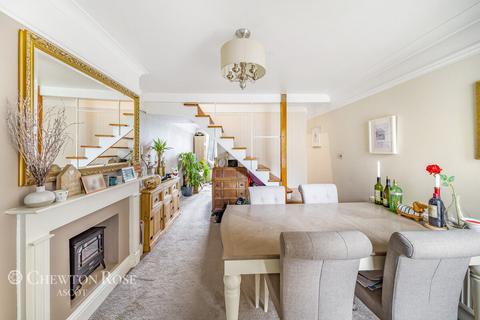 89 Edgell Road, Staines-upon-thames, TW18 2EN