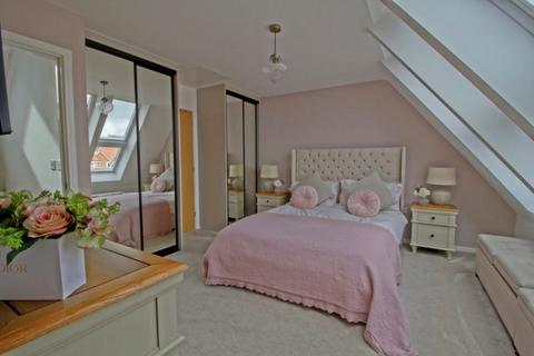 4 bedroom detached house for sale - Polar Avenue, Nuneaton, CV10