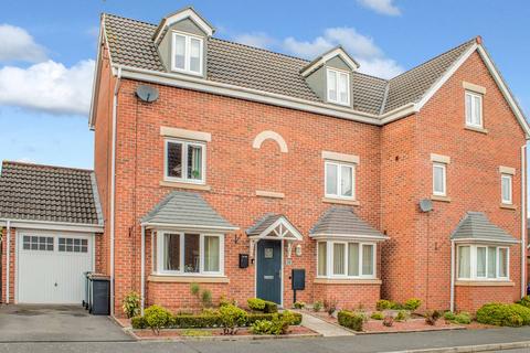 4 bedroom semi-detached house for sale - Balshaw Way, Chilwell NG9 6RQ