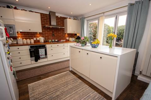 4 bedroom detached house for sale, Fairlead Road, Cowes, Isle of Wight
