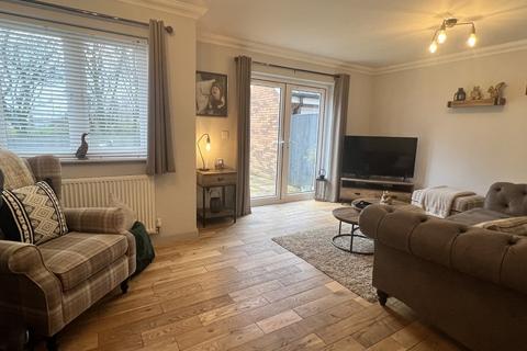2 Cae Graynor, Tycroes, Ammanford, SA18 3UJ