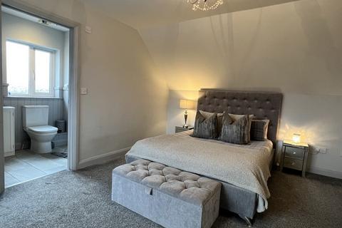 2 Cae Graynor, Tycroes, Ammanford, SA18 3UJ