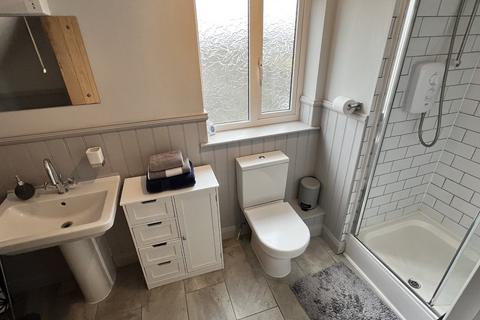 2 Cae Graynor, Tycroes, Ammanford, SA18 3UJ