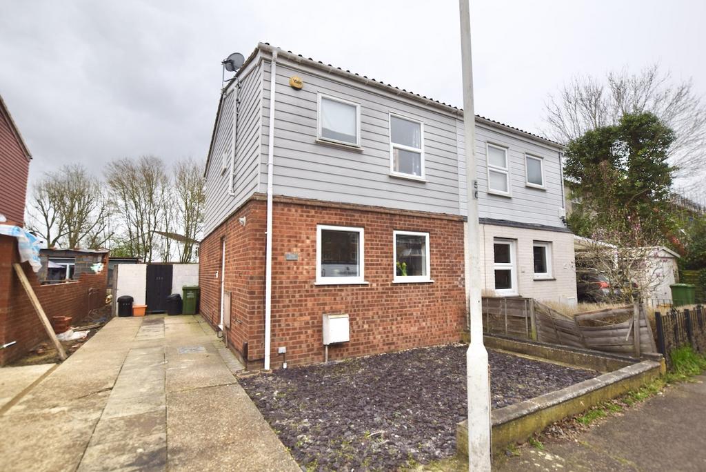 Rectory Road, Basildon, SS13 3 bed semidetached house for sale £300,000