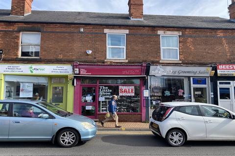 Retail property (high street) to rent - 6 Wollaton Road, Beeston, NG9 2NR