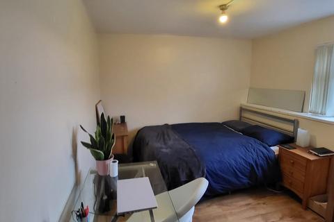 7 bedroom end of terrace house to rent, Ossory Street, Manchester M14 4BX
