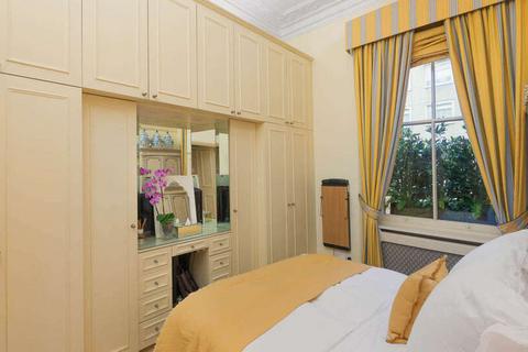 1 bedroom flat for sale, Bina Gardens, London, SW5