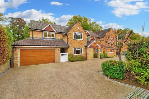 2 Hamilton Drive, Ascot, SL5 9PP
