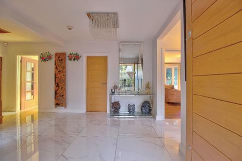2 Hamilton Drive, Ascot, SL5 9PP