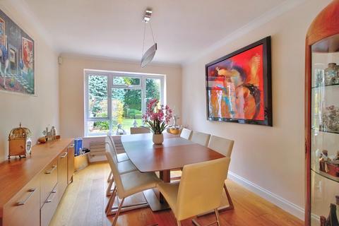 2 Hamilton Drive, Ascot, SL5 9PP
