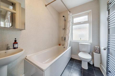 29 Wilton Road, London, SW19 2HB