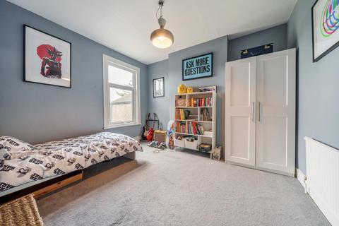 29 Wilton Road, London, SW19 2HB