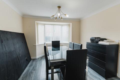 6 bedroom detached house for sale - Rockery Close, Leicester, LE5