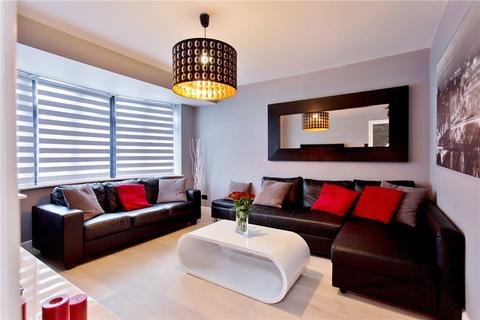 18 Wills Crescent, Whitton, Hounslow, TW3 2JB
