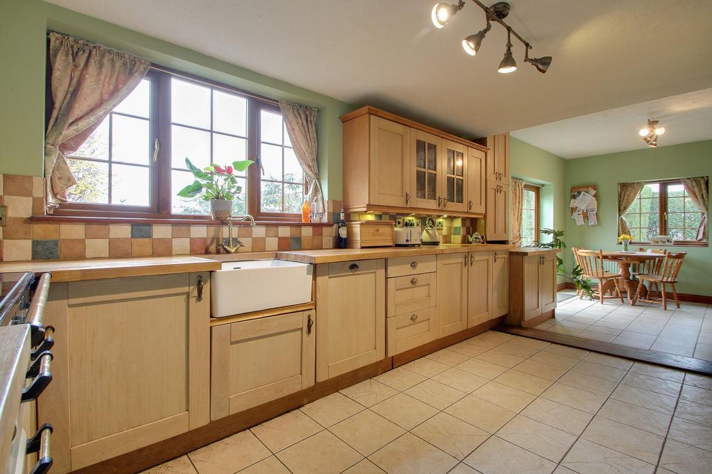 Kitchen/Breakfast Room