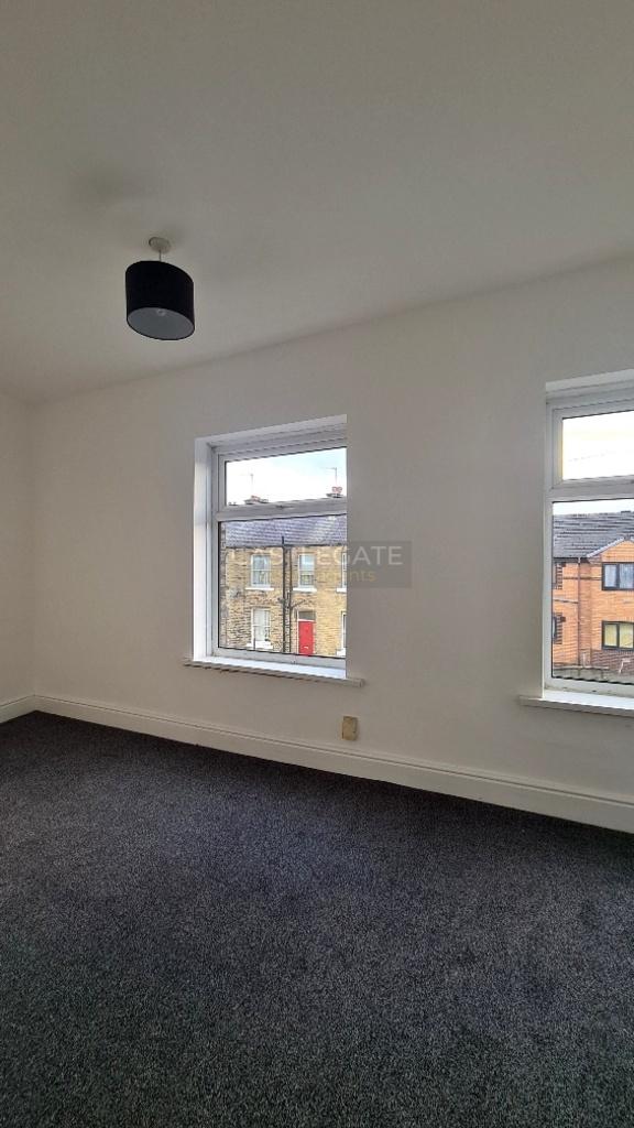 16 Pollard Street, Fartown, Huddersfield, HD2 1 AJ