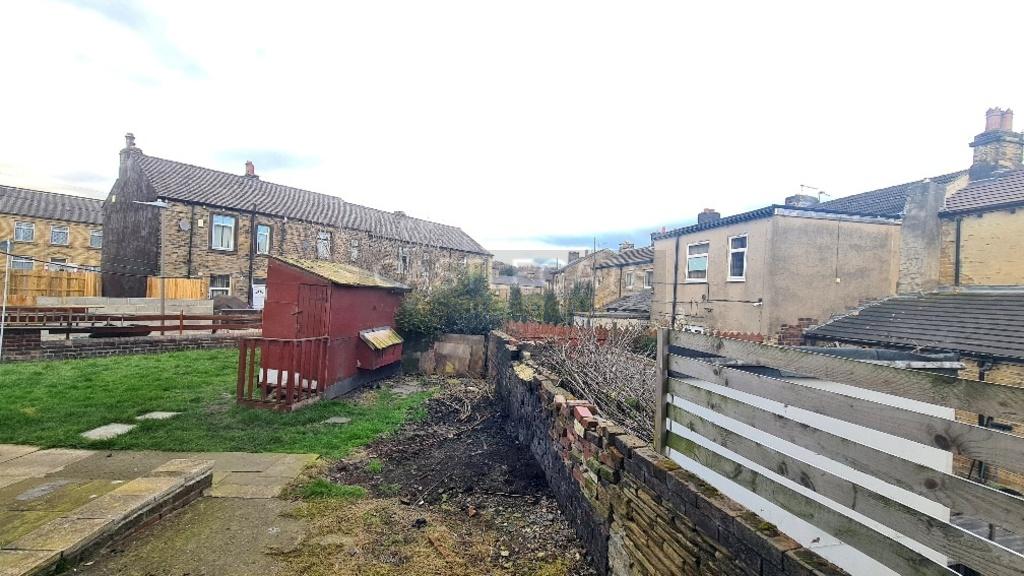 16 Pollard Street, Fartown, Huddersfield, HD2 1 AJ