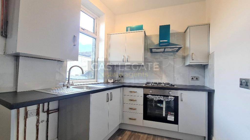 16 Pollard Street, Fartown, Huddersfield, HD2 1 AJ
