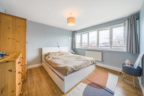 2 bedroom flat for sale - Banbury Street, Battersea