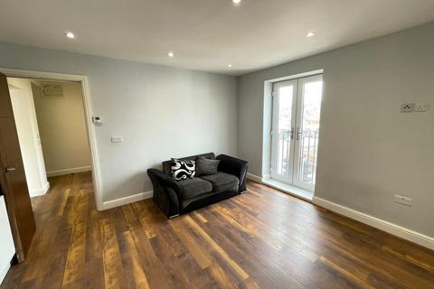 1 bedroom flat to rent, Desborough Park Road, Hp12