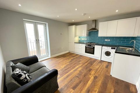 1 bedroom flat to rent, Desborough Park Road, Hp12