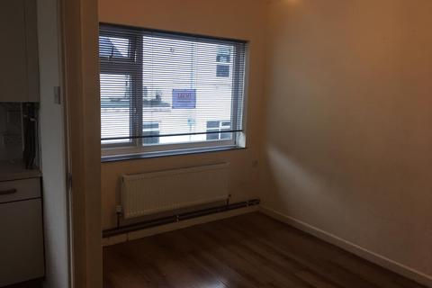 2 bedroom flat to rent, Commercial Road, Swindon SN1