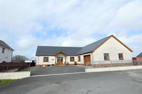 3 bedroom bungalow for sale - Cartrefle, Efailwen, Clunderwen