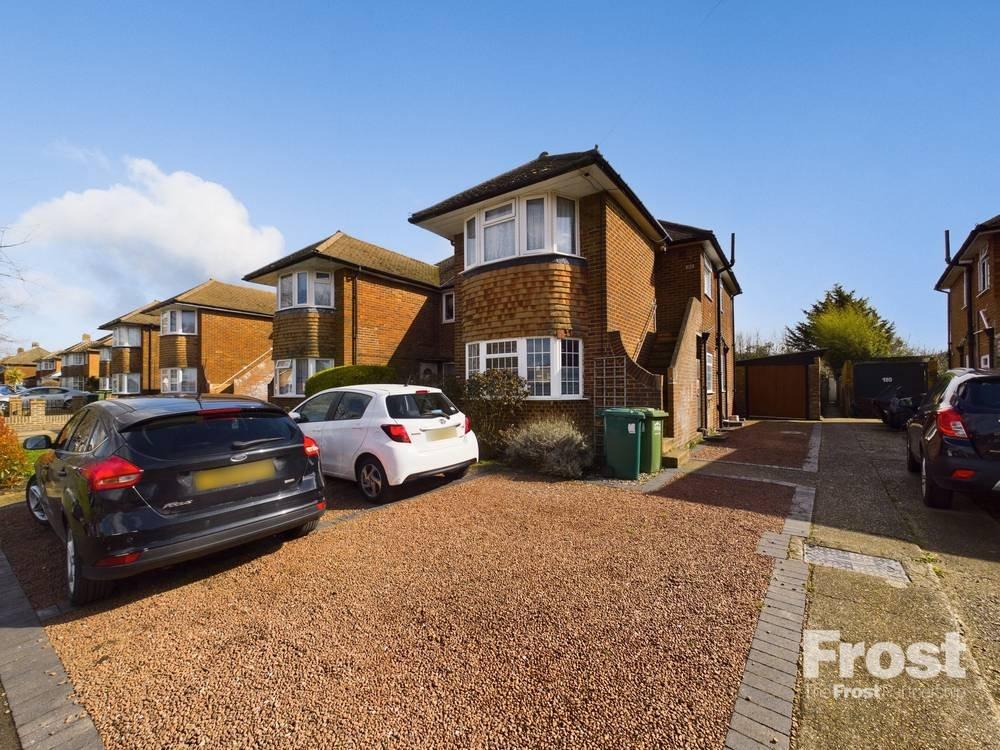 Clare Road, Stanwell, Middlesex, TW19 2 bed for sale £315,000