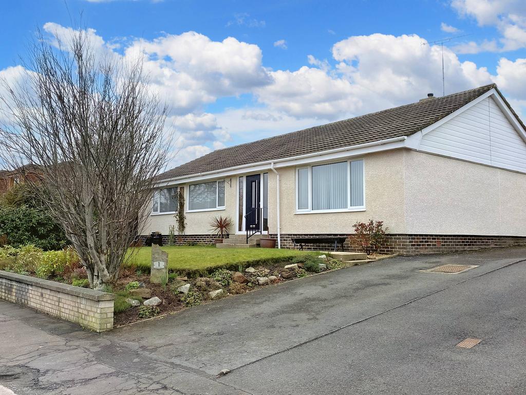 Kildoon Drive, Maybole KA19 4 bed detached house £1,375 pcm (£317 pw)