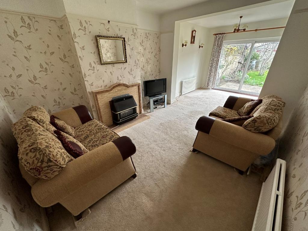 Argyll Ave, Luton 3 bed semidetached house £400,000