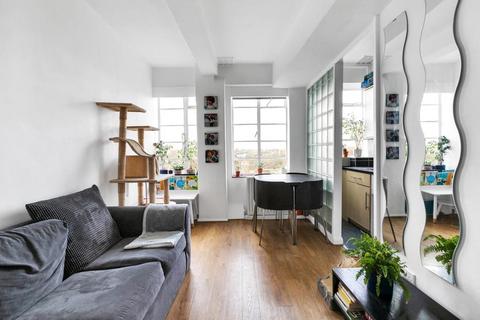 1 bedroom flat for sale - Camden Road, Camden, London, NW1