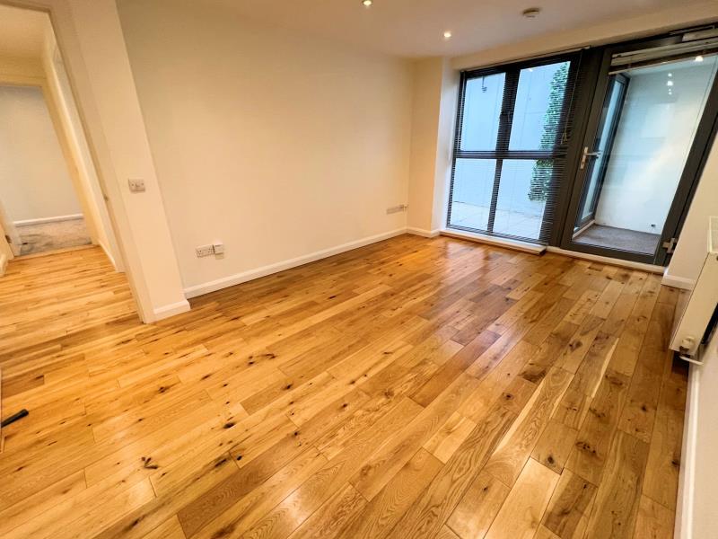 ELMFIELD ROAD, EAST FINCHLEY, N2 2 bed flat £1,700 pcm (£392 pw)