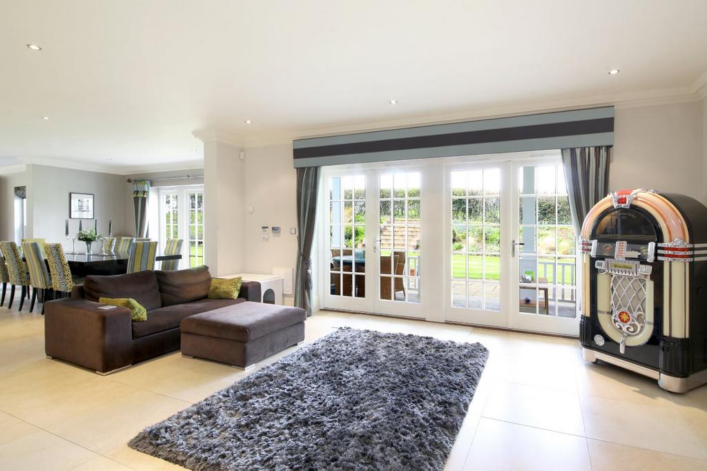 Dining/Family Room