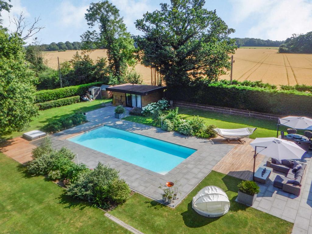 Sarratt Road, Croxley Green, Rickmansworth, WD3 3 bed detached house