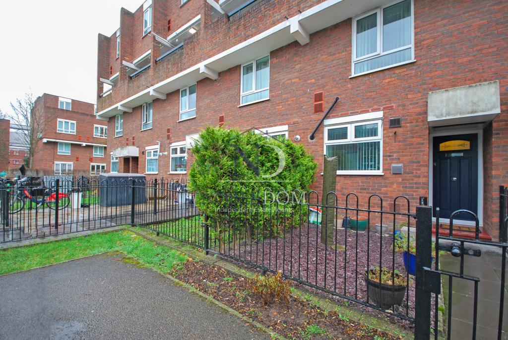2 bedroom split level maisonette in hounslow