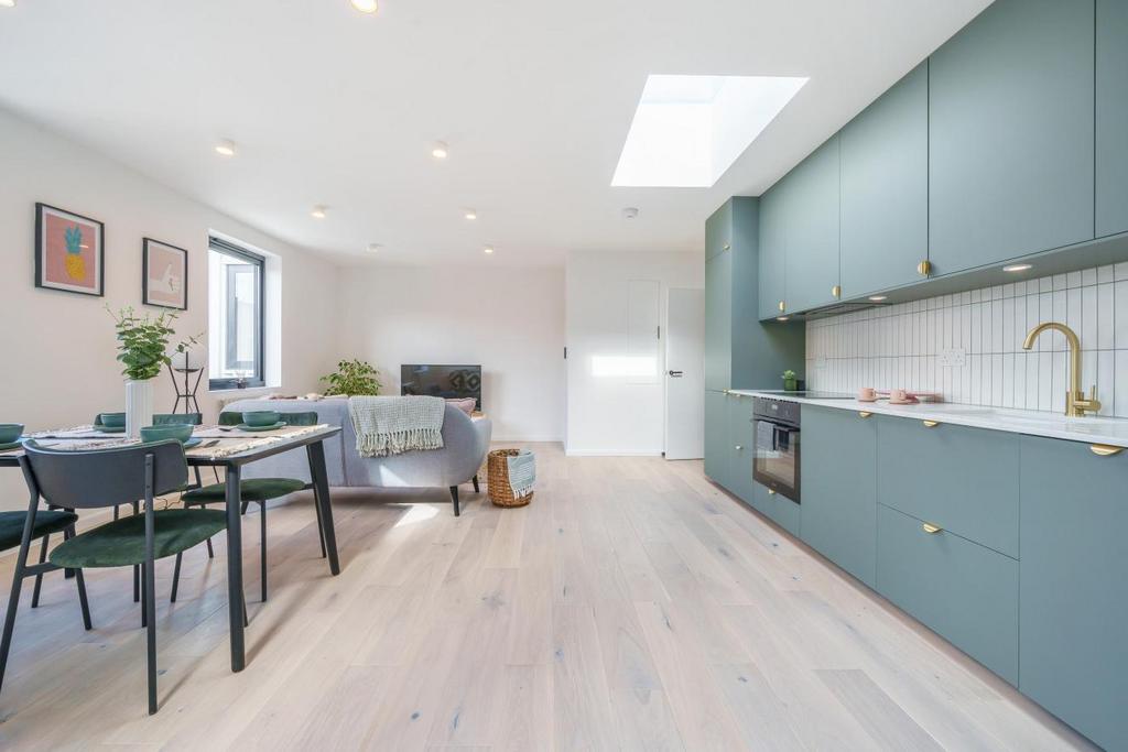 Ravenscroft Road, Beckenham 1 bed flat for sale £350,000