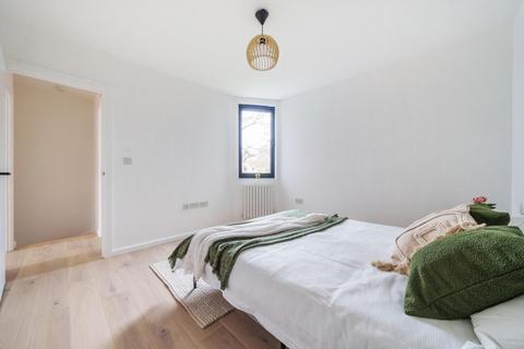 Flat 5, Minard Court, 160 Ravenscroft Road, Beckenham, BR3 4TW