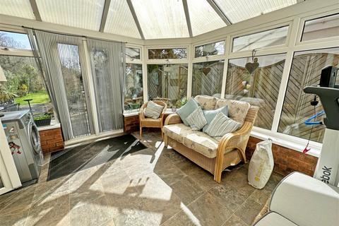 86 Earlswood Common, Earlswood, Solihull, B94 5SJ