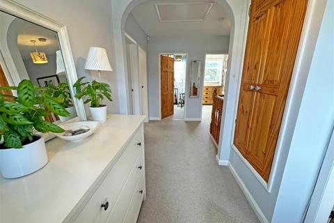 86 Earlswood Common, Earlswood, Solihull, B94 5SJ