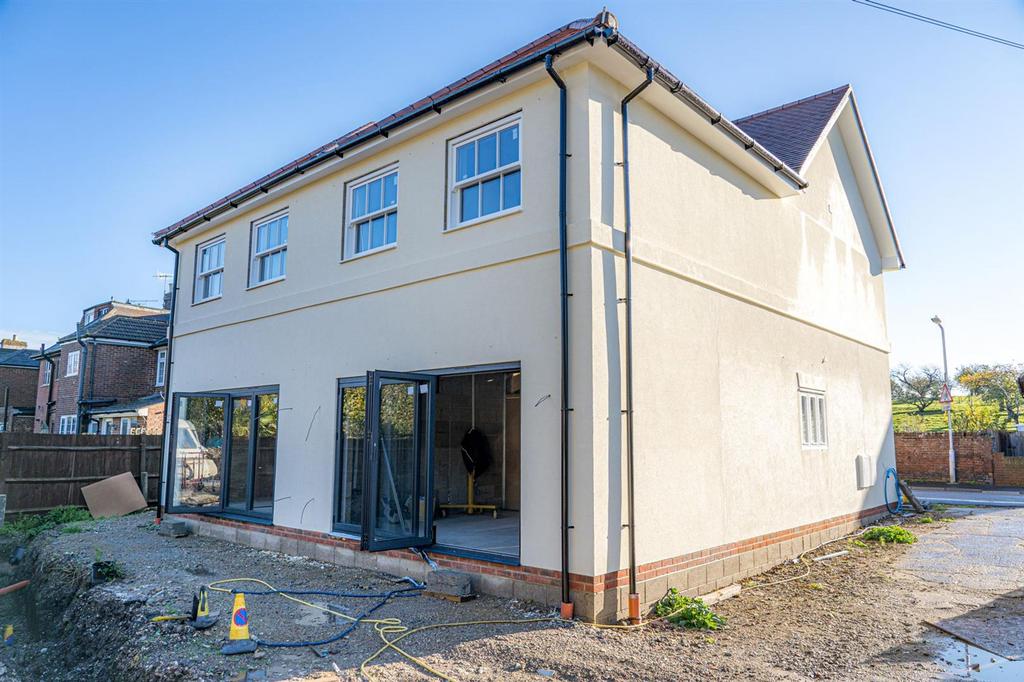 Show Home, Ashdown, Water Lane, Ospringe (1).jpg
