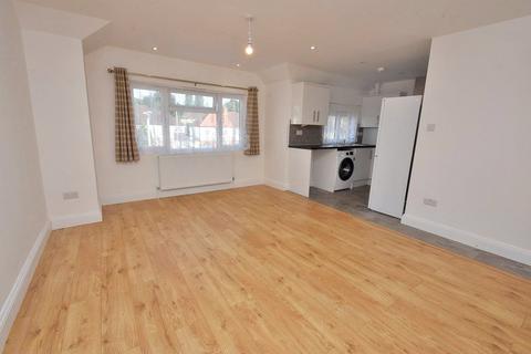 1 bedroom apartment to rent, Brighton Road, Coulsdon, Surrey, CR5