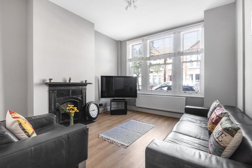 Tynemouth Street, Fulham 2 bed flat £600,000