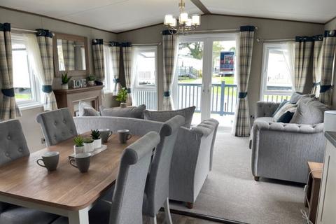 2 bedroom lodge for sale - Par Sands Coastal Holiday Park