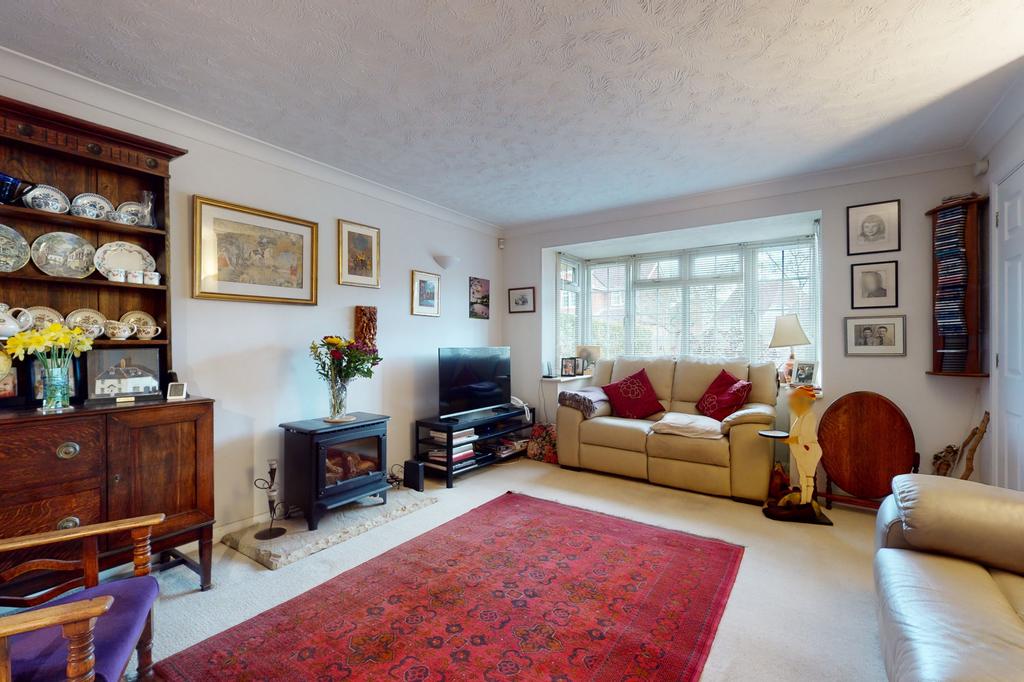 Hoppers Way, Singleton, Ashford, Kent TN23 4GP 4 bed detached house for