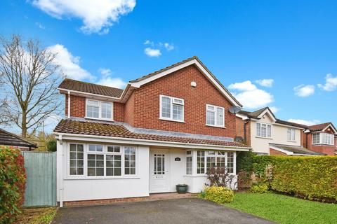 4 bedroom detached house for sale, Hoppers Way, Singleton, Ashford, Kent TN23 4GP